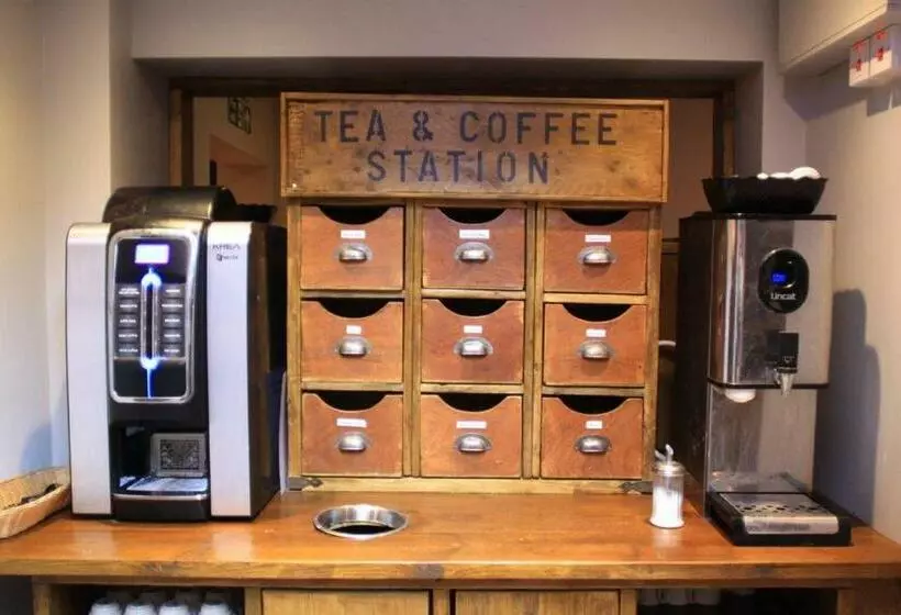 Hotelli Elmham House   Pilgrim