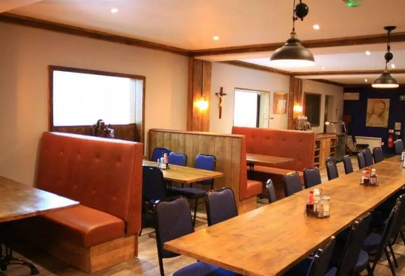 Hotelli Elmham House   Pilgrim