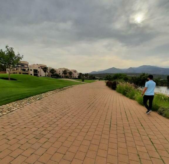 شقة الكرنيش