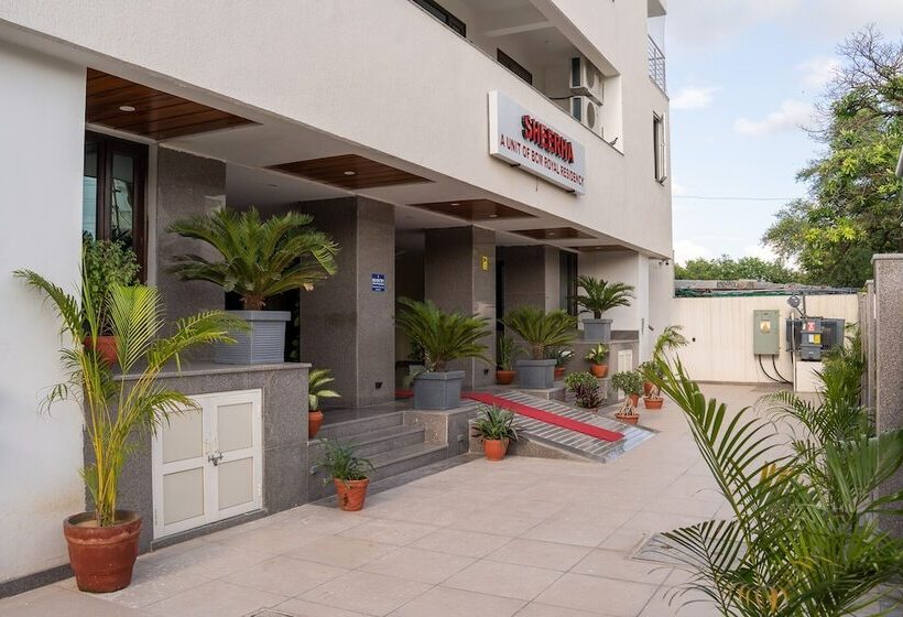 هتل Sheerha Royal Residency
