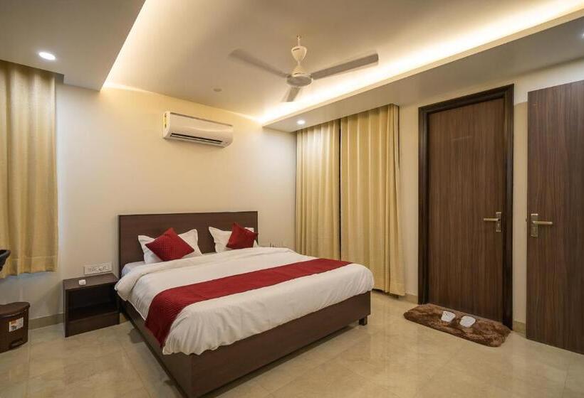 هتل Sheerha Royal Residency