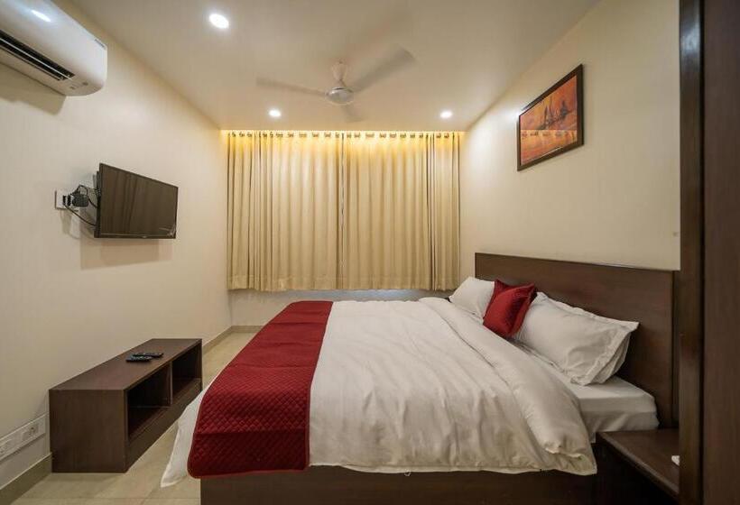 هتل Sheerha Royal Residency