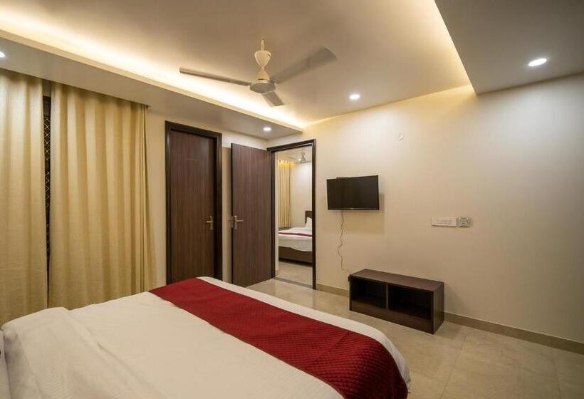 هتل Sheerha Royal Residency