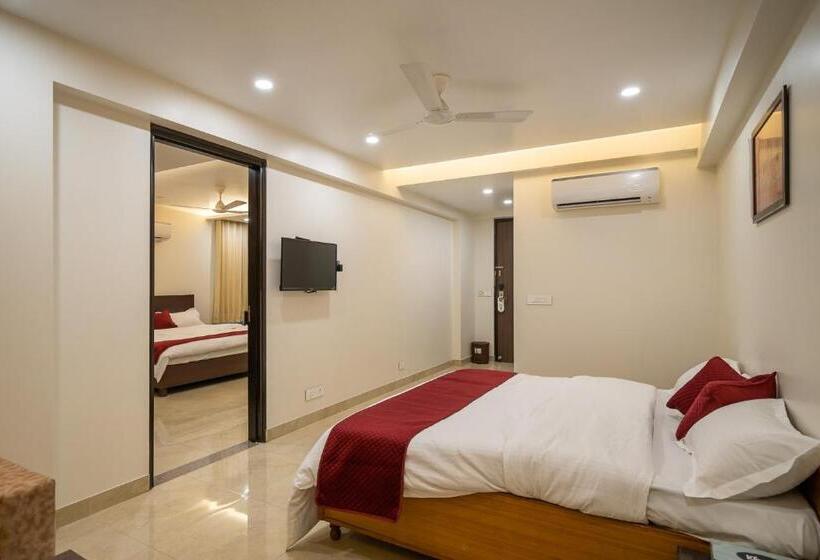 هتل Sheerha Royal Residency