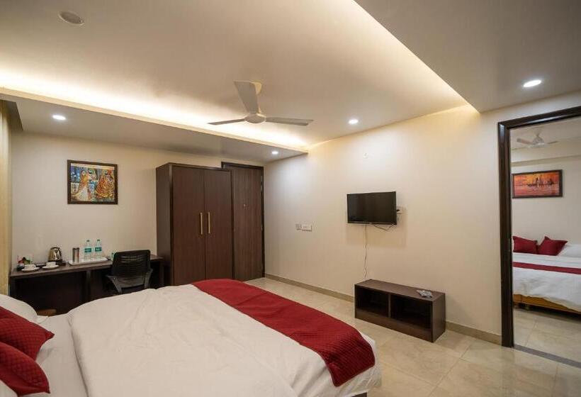 هتل Sheerha Royal Residency