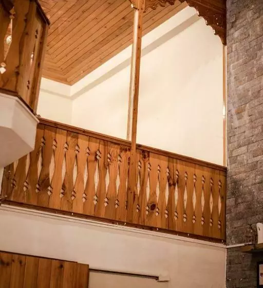 ペンション Tales N Trails