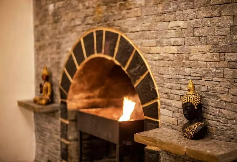 ペンション Tales N Trails