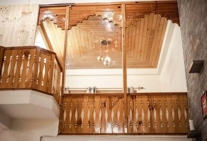 ペンション Tales N Trails