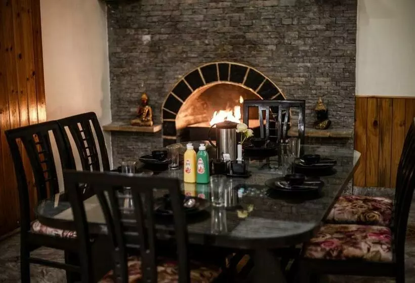 ペンション Tales N Trails