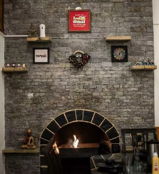 ペンション Tales N Trails