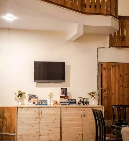 ペンション Tales N Trails