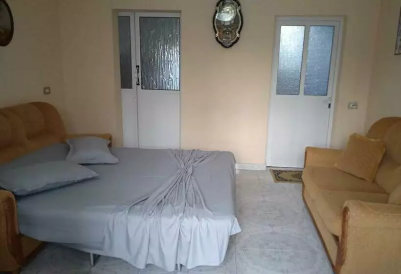 پانسیون Vila N Dervishi