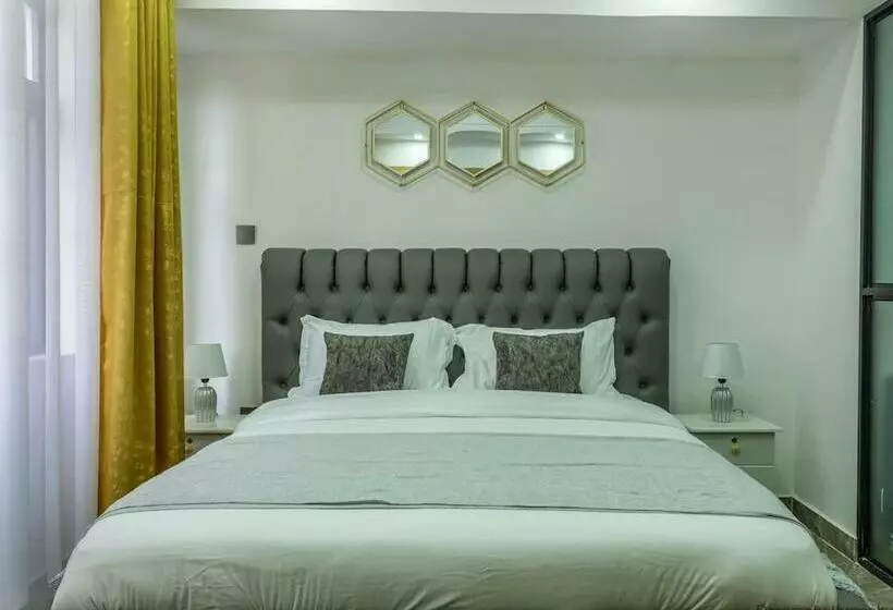 Lovely One Bedroom Condo With Free Parking And Gym