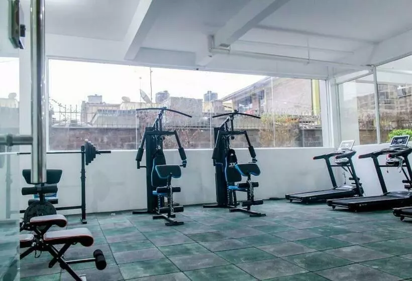 Lovely One Bedroom Condo With Free Parking And Gym