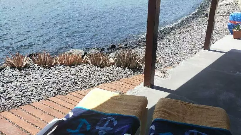 Casa Marinera En La Orilla Del Mar