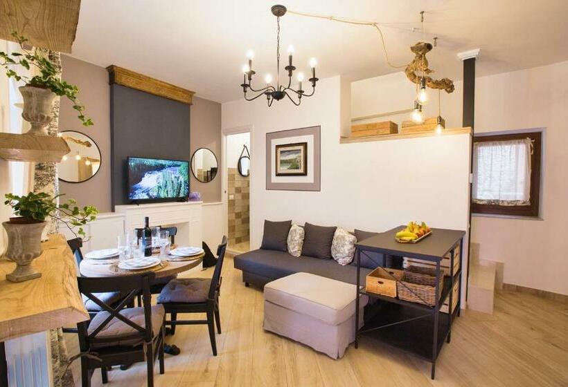 Cosy Nemi Guest House