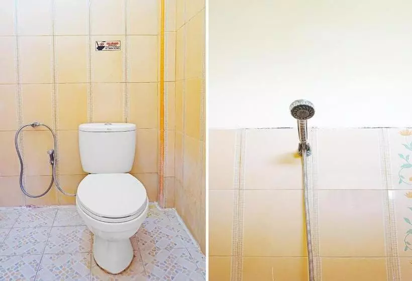 Hotelli Oyo 91580 Kost Bougenville Syariah