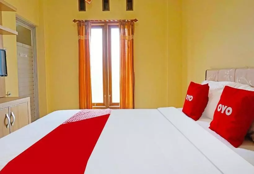Hotelli Oyo 91580 Kost Bougenville Syariah