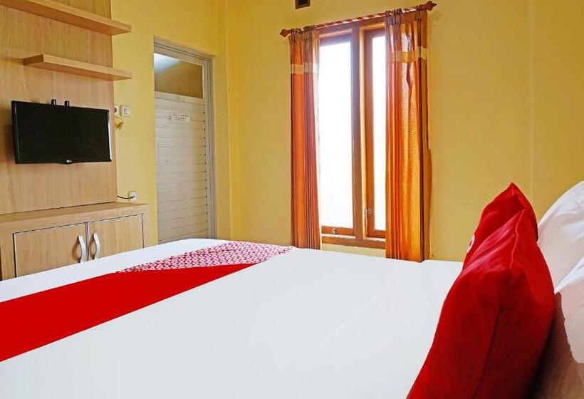 בית מלון כפרי Oyo 91580 Kost Bougenville Syariah