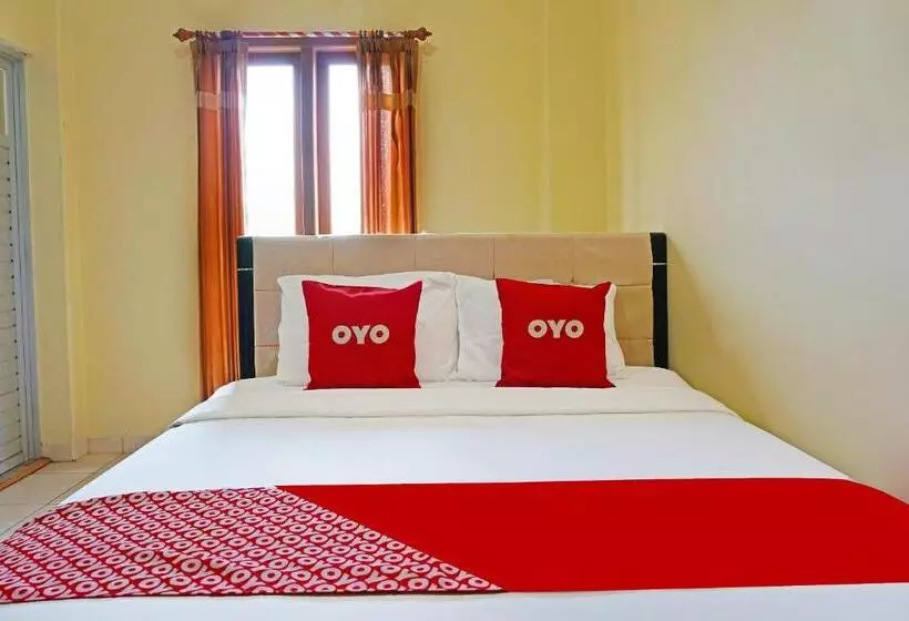 Hotelli Oyo 91580 Kost Bougenville Syariah