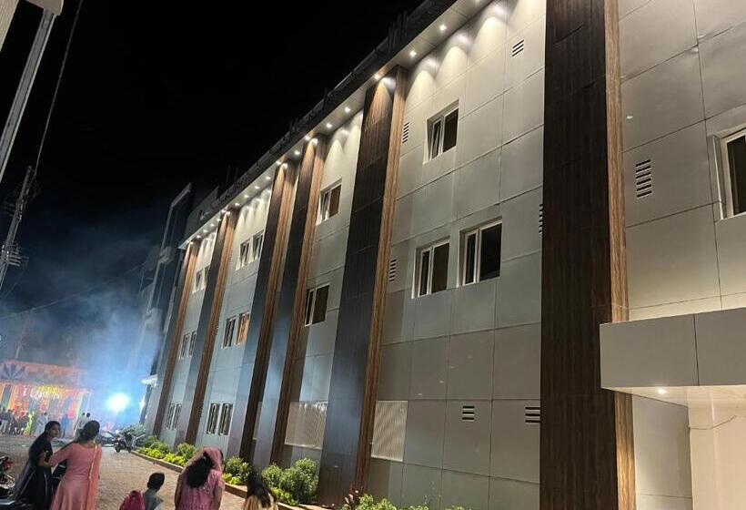 Hotel The Grand Basant