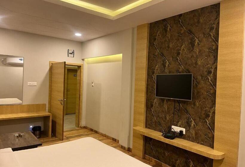 Hotel The Grand Basant