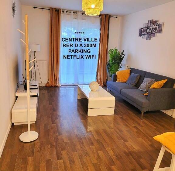 Iii Appart 2 Pièces, Neuf 200 M De Gare Parking Netflix Evry Courcouronnes