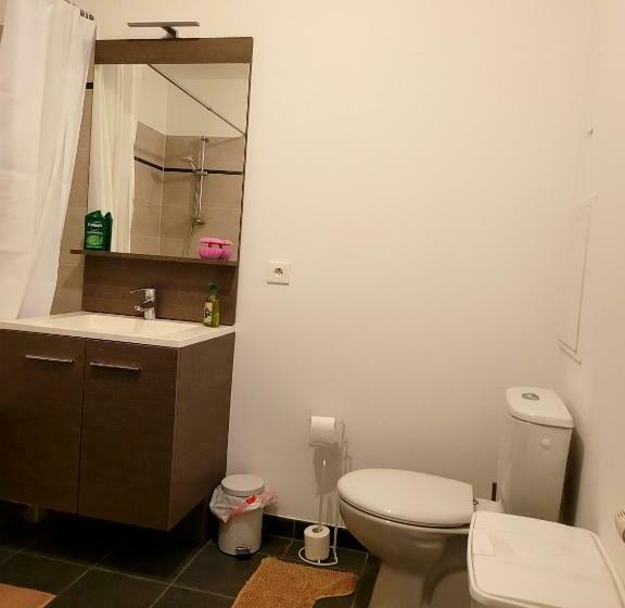 Iii Appart 2 Pièces, Neuf 200 M De Gare Parking Netflix Evry Courcouronnes