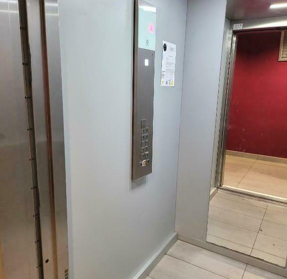 Iii Appart 2 Pièces, Neuf 200 M De Gare Parking Netflix Evry Courcouronnes