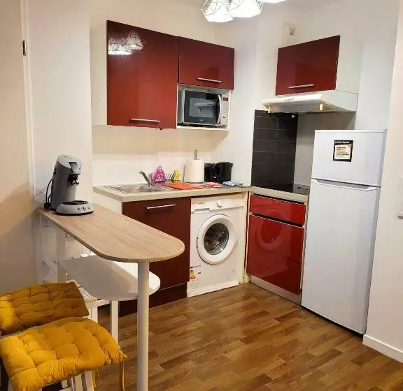 Iii Appart 2 Pièces, Neuf 200 M De Gare Parking Netflix Evry Courcouronnes