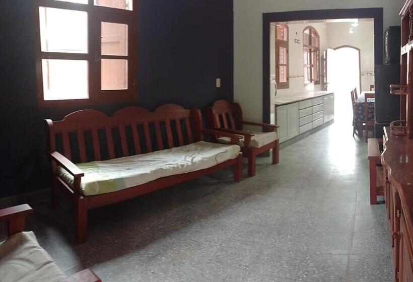 פנסיון La Casa De Doris