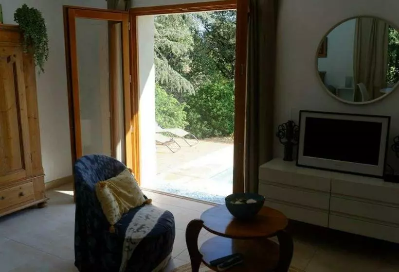 Majatalo Les Hauts De Saint Siffret