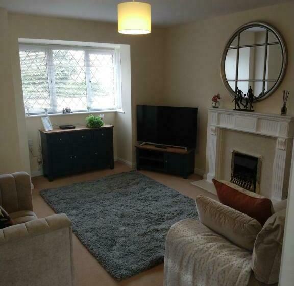 Sunningdale Homely Detached Family/contractor 3 Bed House