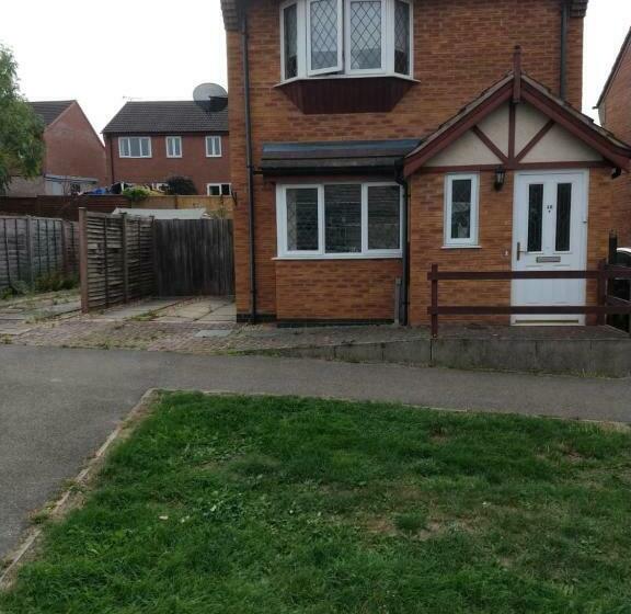 Sunningdale Homely Detached Family/contractor 3 Bed House