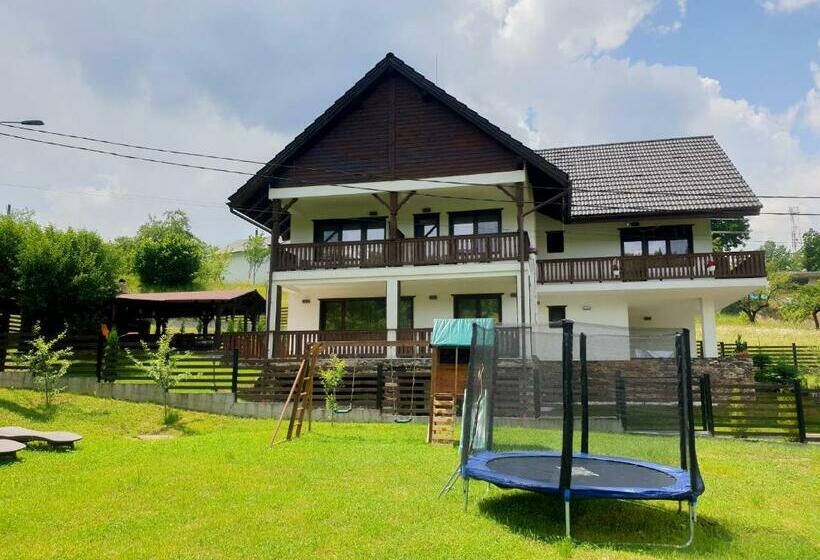 Agropensiunea Turistică La Rusu