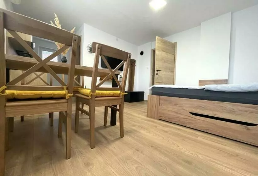 Apartments And Rooms Pri Bašlju