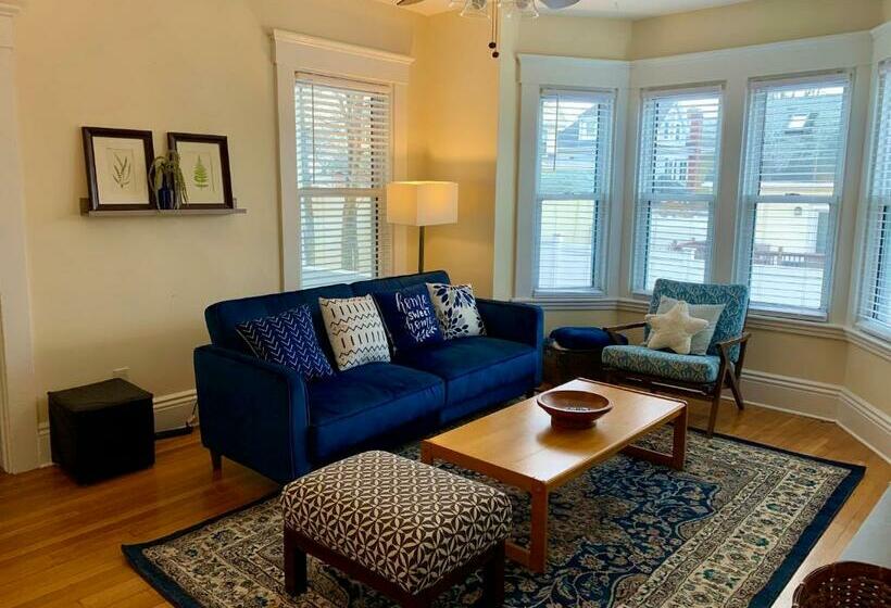 Bright 2 Br, Pets Welcome, Steps To Lake, Restaurants And Train