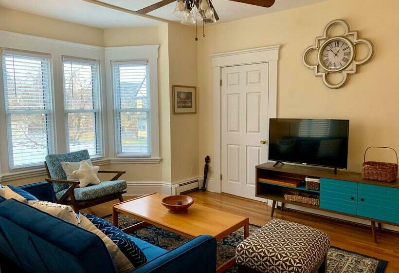 Bright 2 Br, Pets Welcome, Steps To Lake, Restaurants And Train