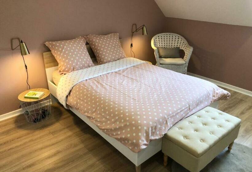 Longère Bretonne Chaleureuse Près De La Mer