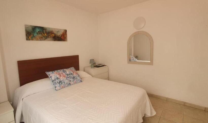 Apartamento En Edificio Villaflor San Eugenio Bajo Vistas Al Mar