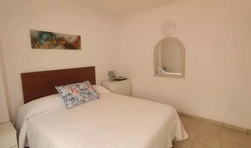 Apartamento En Edificio Villaflor San Eugenio Bajo Vistas Al Mar