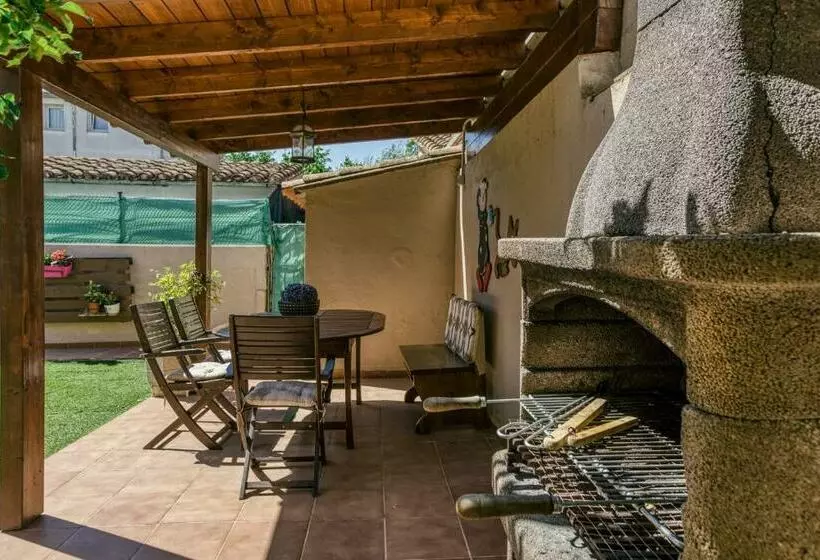 Cals Avis Casa Con Jardín En Banyoles