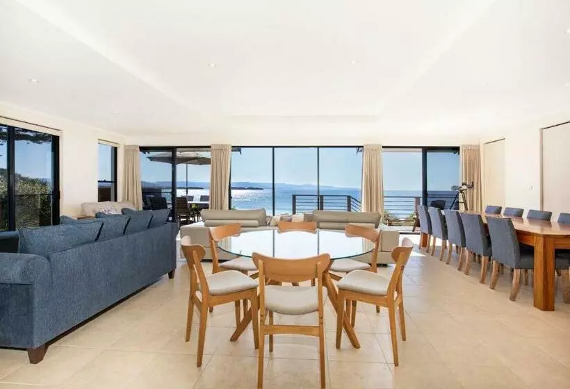 Eclipse Absolute Beachfront With Stunning Views