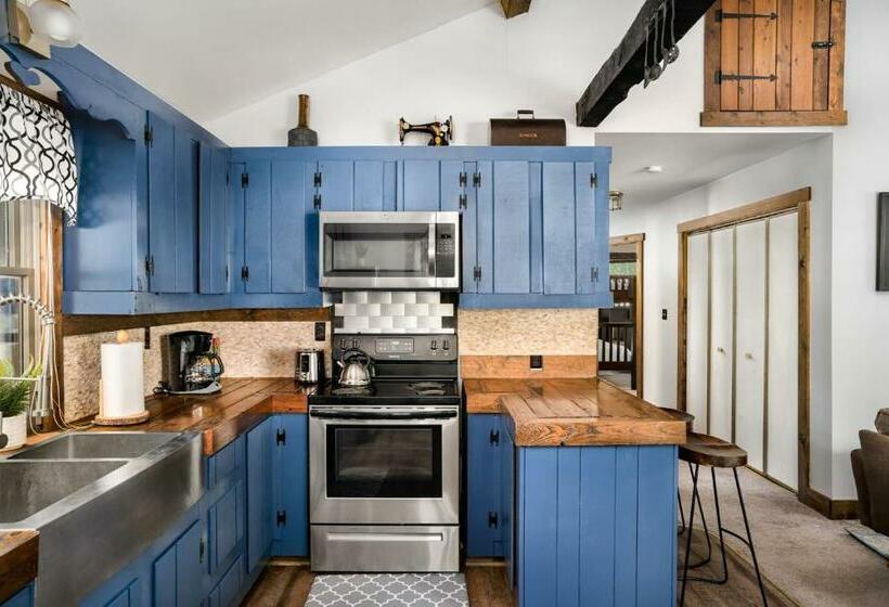 River Access Cabin W Hot Tub Kayaks Wifi Grill