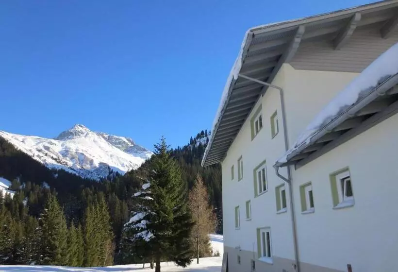 Bed and Breakfast Haus Churlis