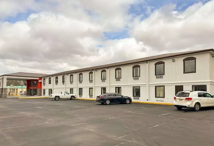 Отель Quality Inn