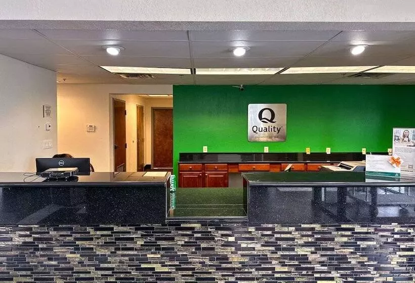 Отель Quality Inn