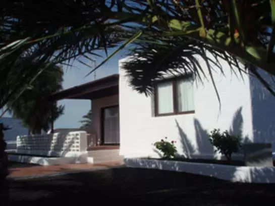 ホテル Famara Clandestino Surf