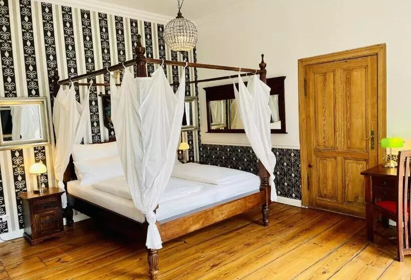 هتل Garden Living Boutique