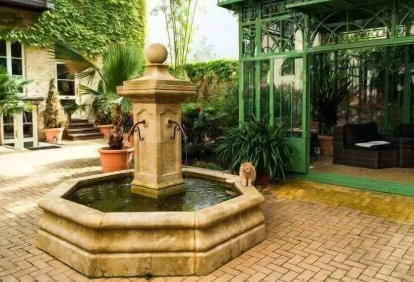 هتل Garden Living Boutique